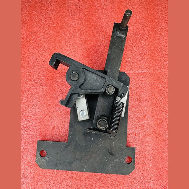 Замок двери кабины центральное открывание МАГ08.01.02.000-01 КМЗ