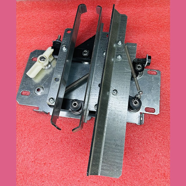 Отводка дверей кабины левая DIM1=243мм PAX FAA24390H11/ZAA24390R11 