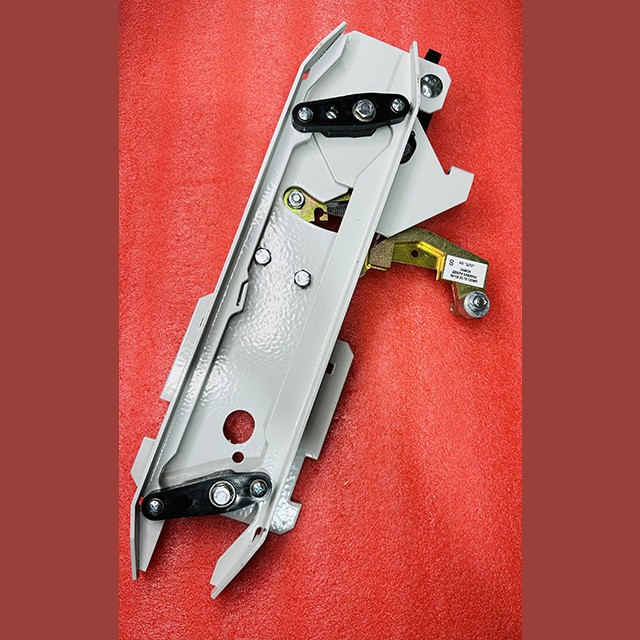 Отводка дверей кабины левое открывание 0411Е.03.10.060МП-01 Ecomaks ЩЛЗ